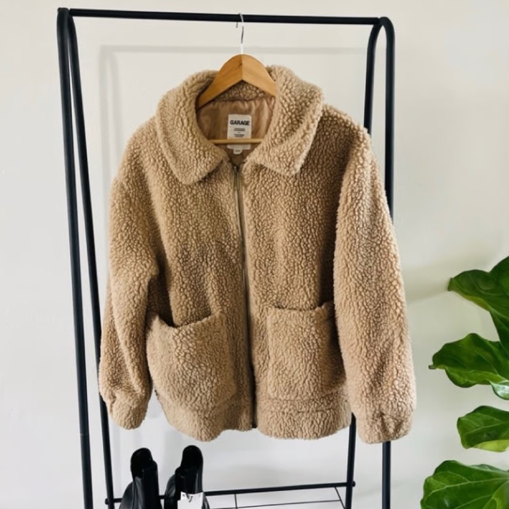 GARAGE Teddy Coat